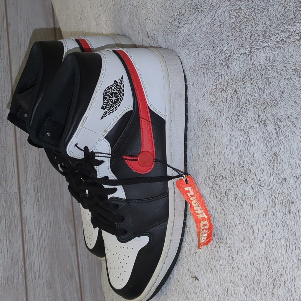 Nike Air Jordan 1 Mid Chile Red
